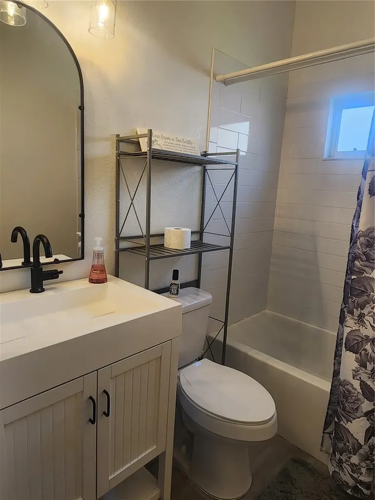 5274 Far Oak Circle Sarasota FL 34238
