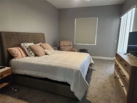 5274 Far Oak Circle Sarasota FL 34238