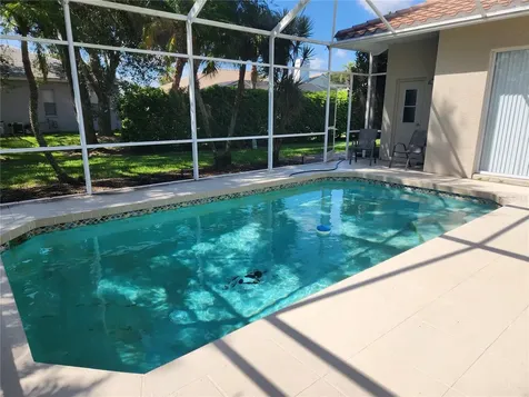 5274 Far Oak Circle Sarasota FL 34238