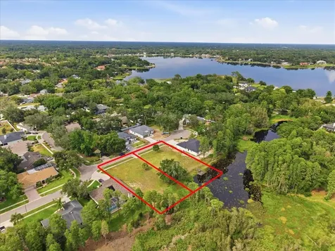 Woods End Court Tampa FL 33618