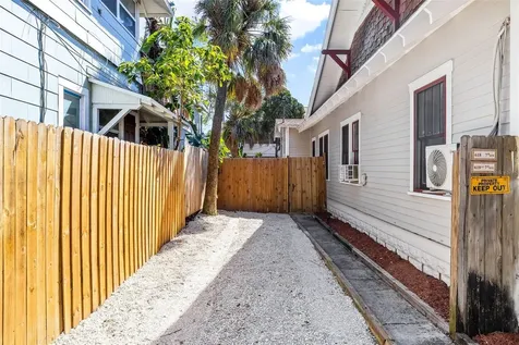 618 N 7th Avenue St Petersburg FL 33701