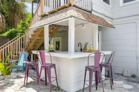 618 N 7th Avenue St Petersburg FL 33701
