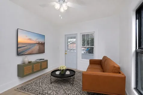 618 N 7th Avenue St Petersburg FL 33701