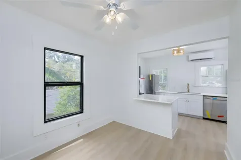 618 N 7th Avenue St Petersburg FL 33701