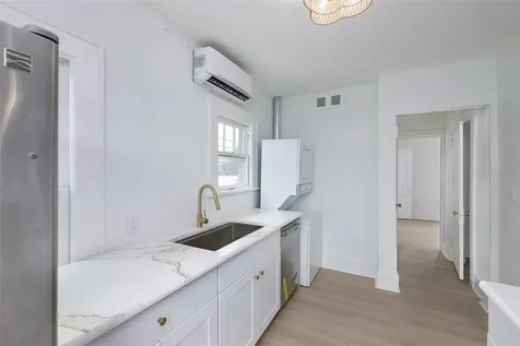 618 N 7th Avenue St Petersburg FL 33701