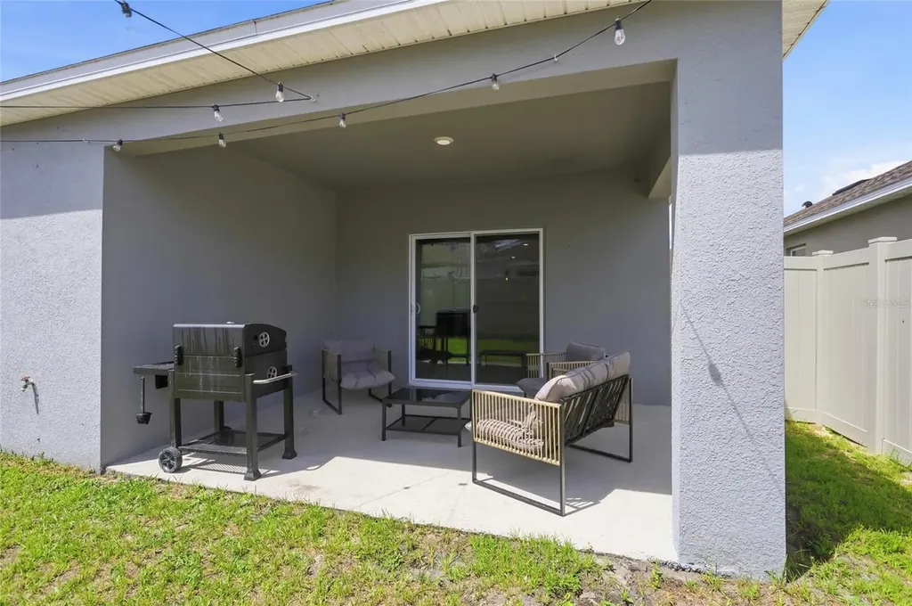 1181 Cascades Avenue Davenport FL 33837