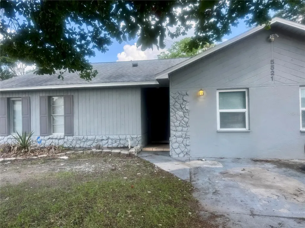 5521 Axiom Avenue Orlando FL 32839