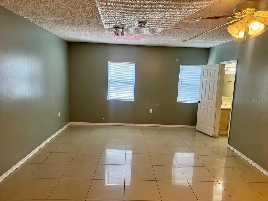 5521 Axiom Avenue Orlando FL 32839