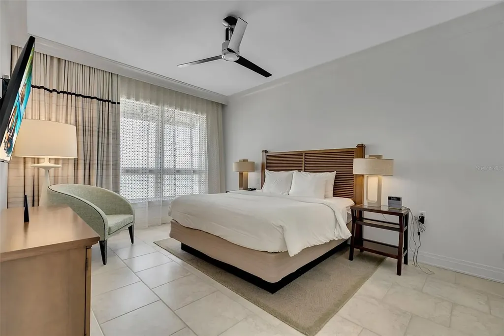 915 Seaside Drive Sarasota FL 34242