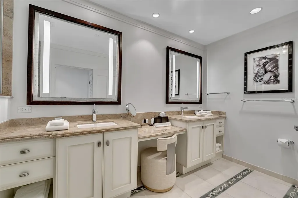 915 Seaside Drive Sarasota FL 34242