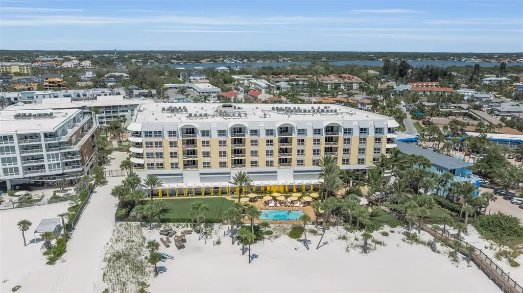 915 Seaside Drive Sarasota FL 34242