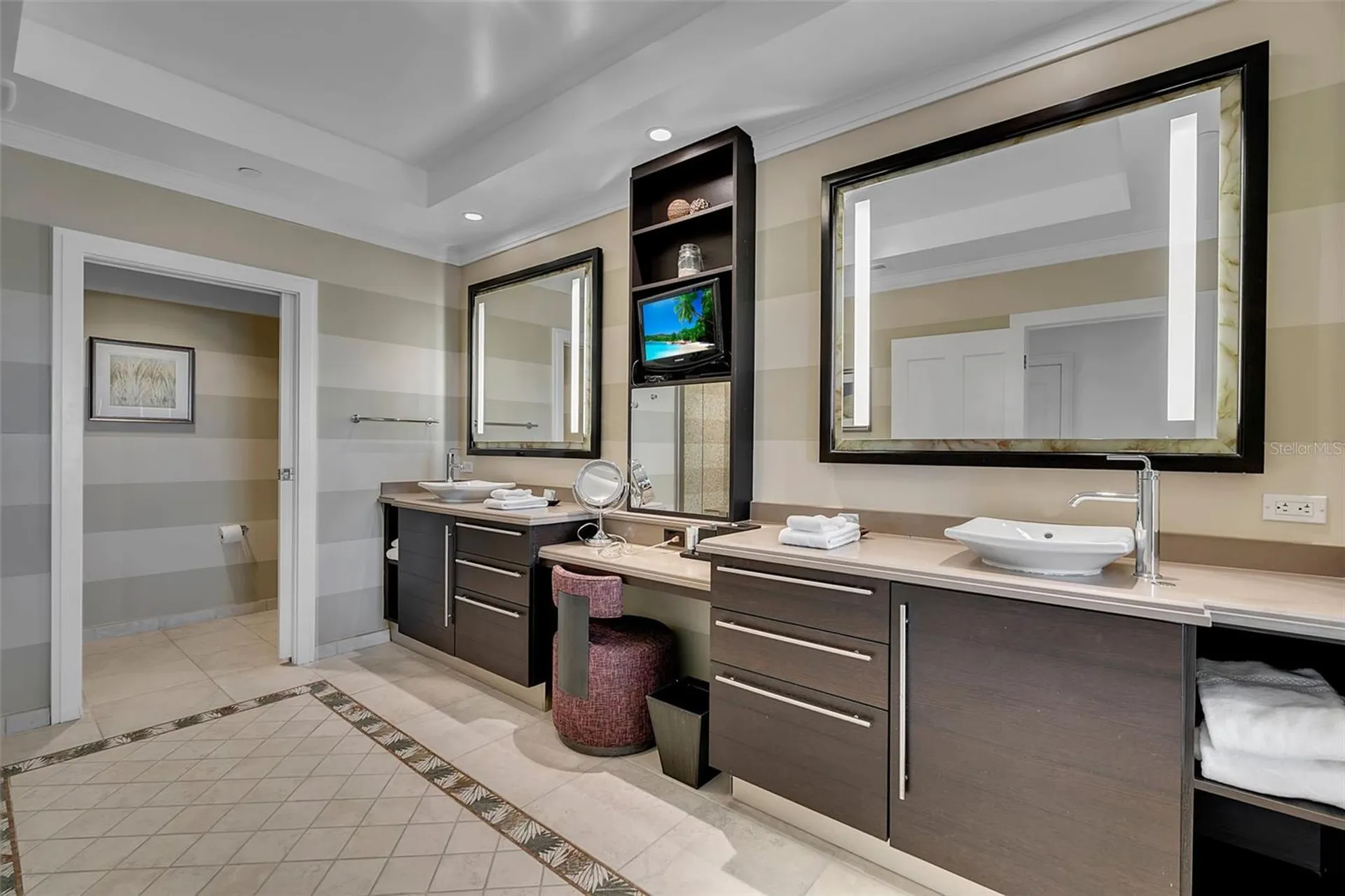 915 Seaside Drive Sarasota FL 34242