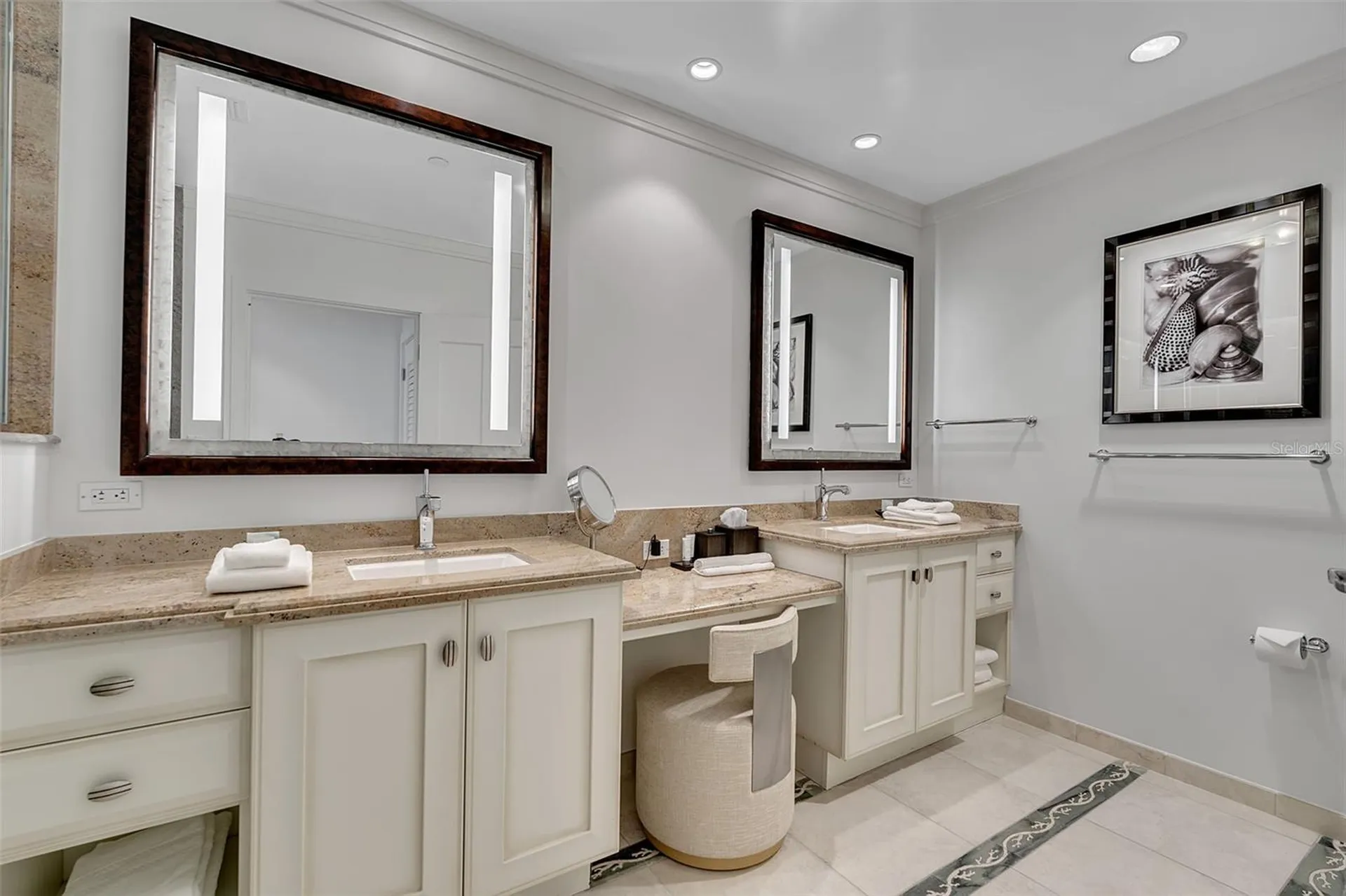 915 Seaside Drive Sarasota FL 34242