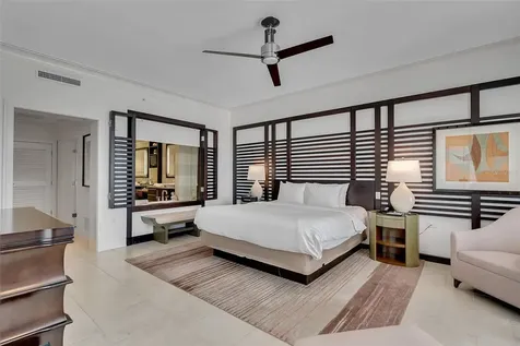 915 Seaside Drive Sarasota FL 34242