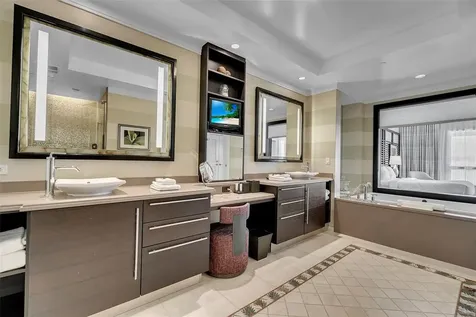 915 Seaside Drive Sarasota FL 34242