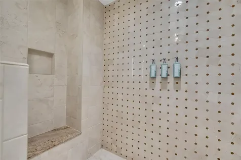 915 Seaside Drive Sarasota FL 34242