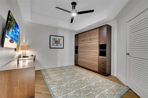 915 Seaside Drive Sarasota FL 34242