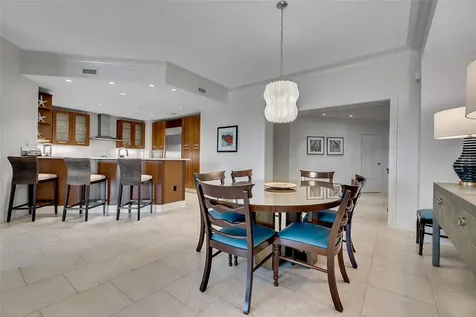 915 Seaside Drive Sarasota FL 34242