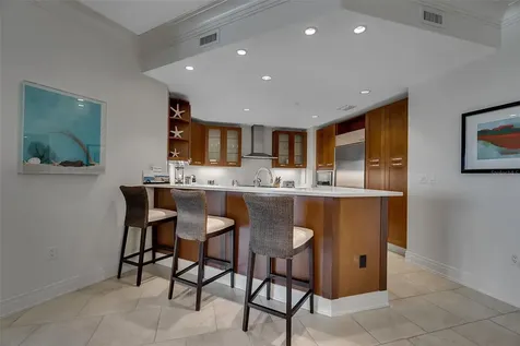 915 Seaside Drive Sarasota FL 34242