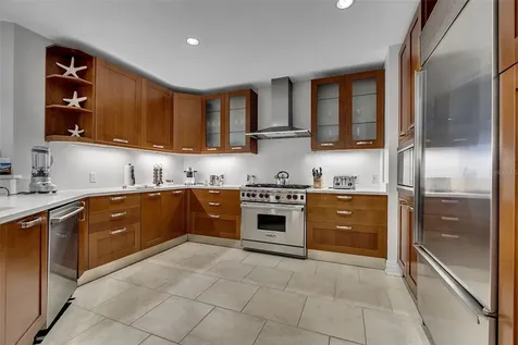 915 Seaside Drive Sarasota FL 34242
