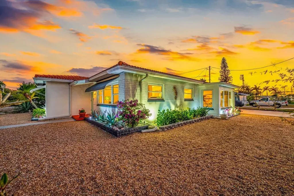 1401 Island Drive S South Pasadena FL 33707