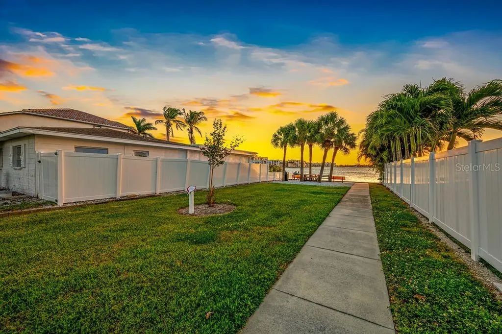 1401 Island Drive S South Pasadena FL 33707