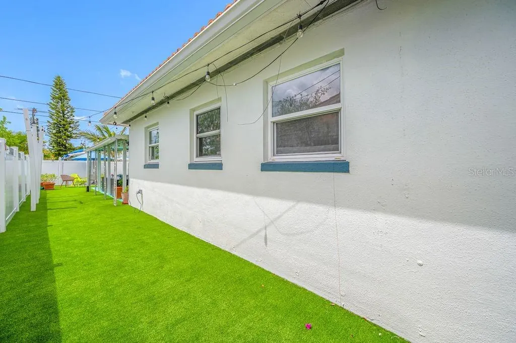 1401 Island Drive S South Pasadena FL 33707