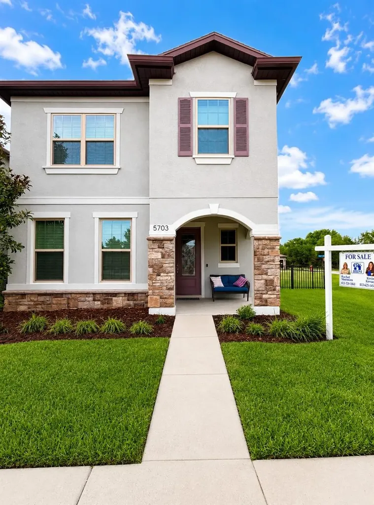 5703 Village Center Drive Lithia FL 33547