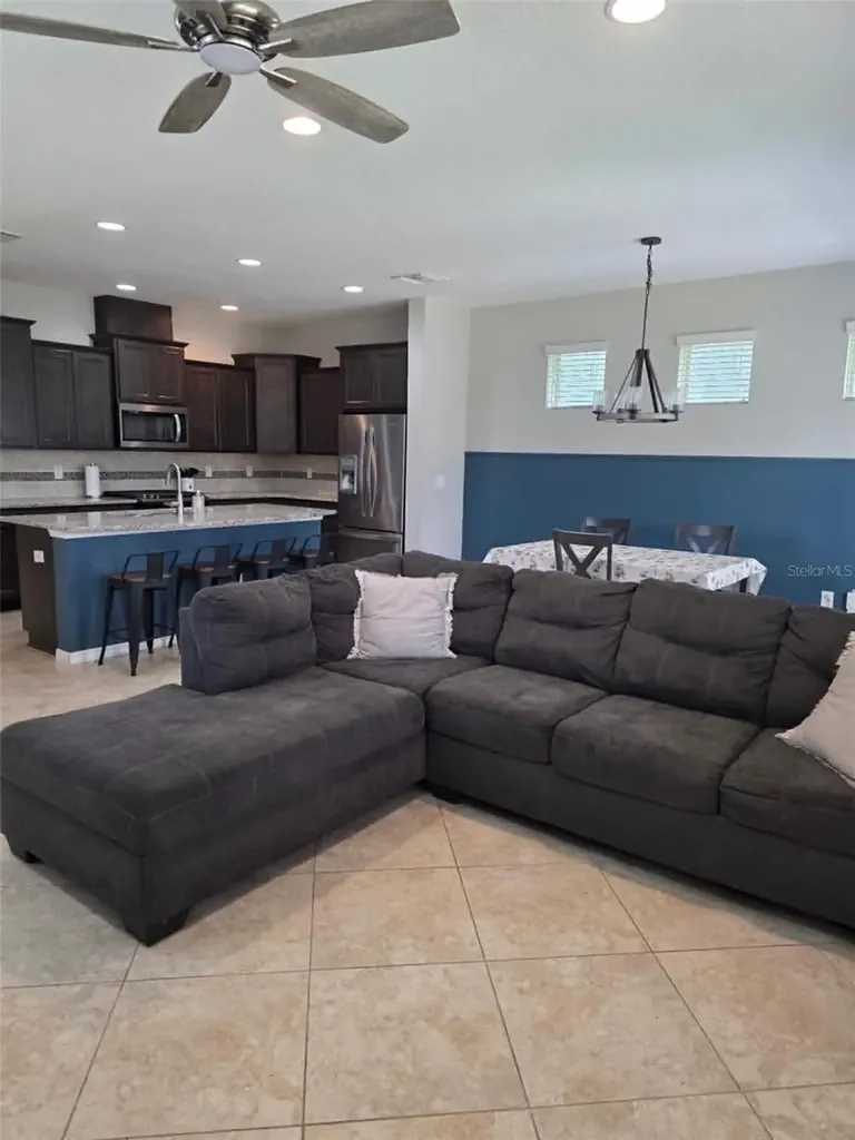 5703 Village Center Drive Lithia FL 33547