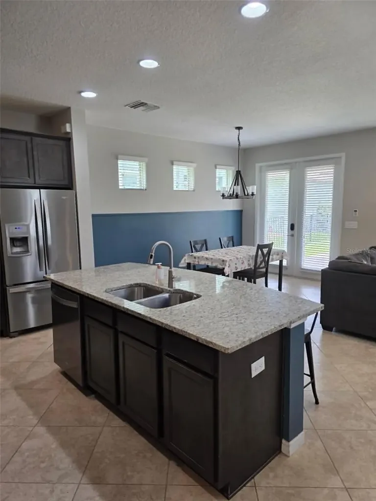 5703 Village Center Drive Lithia FL 33547