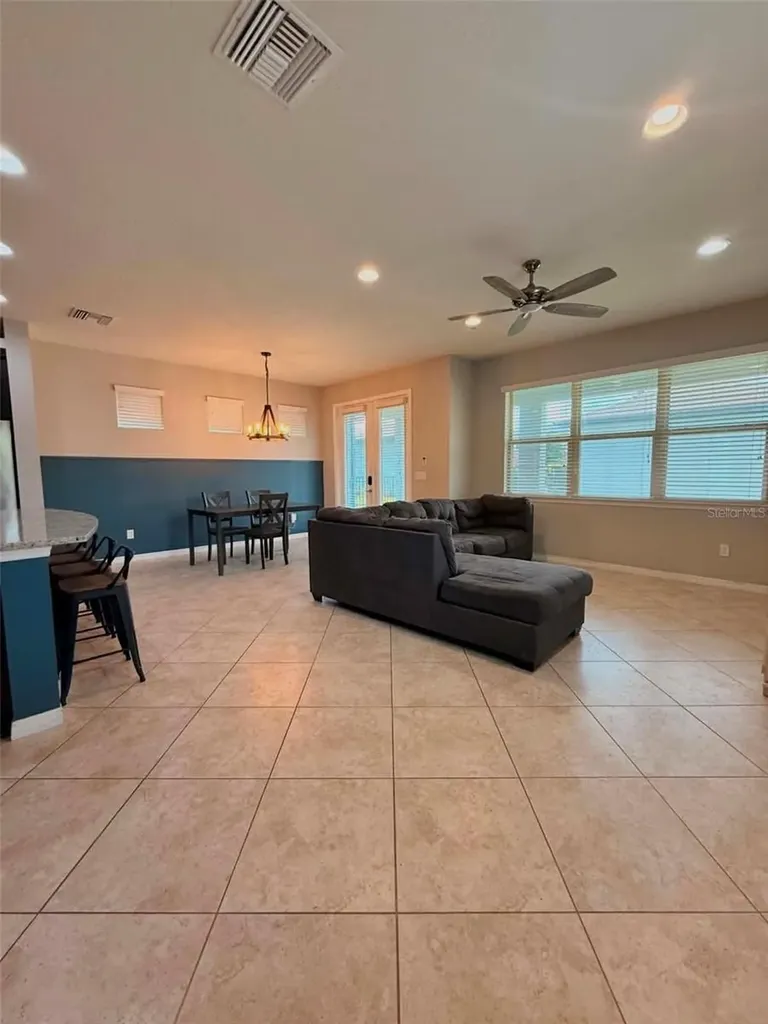 5703 Village Center Drive Lithia FL 33547