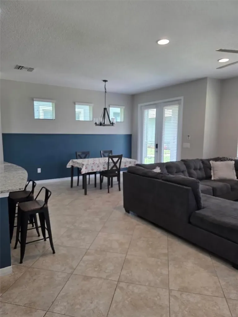 5703 Village Center Drive Lithia FL 33547