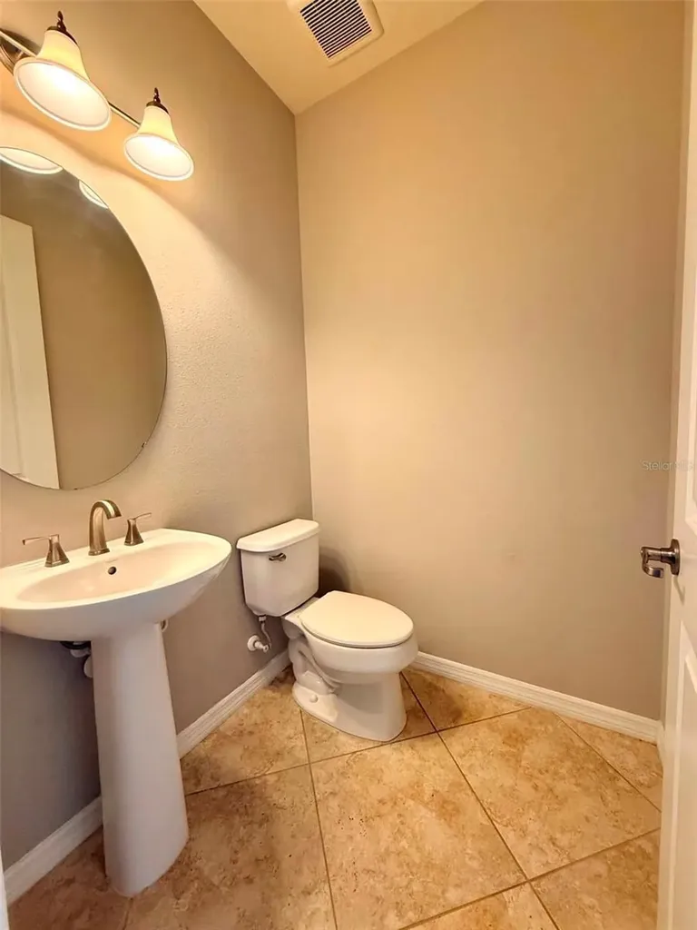 5703 Village Center Drive Lithia FL 33547
