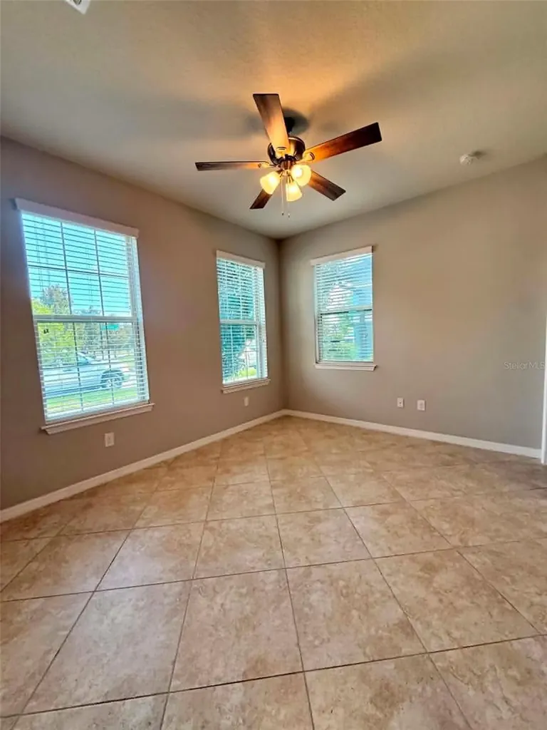5703 Village Center Drive Lithia FL 33547