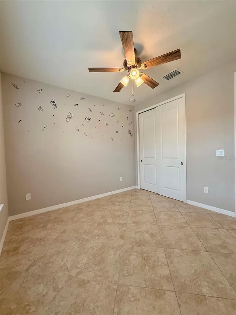 5703 Village Center Drive Lithia FL 33547