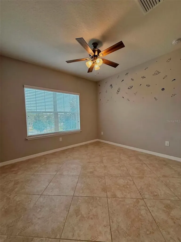 5703 Village Center Drive Lithia FL 33547