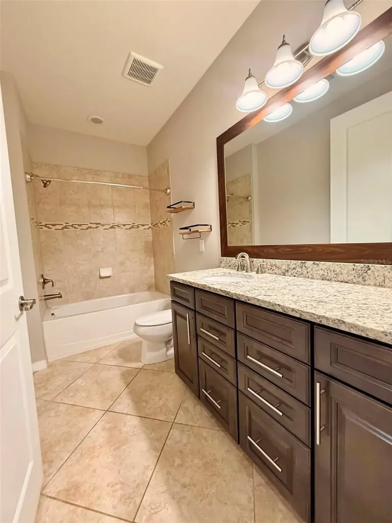 5703 Village Center Drive Lithia FL 33547