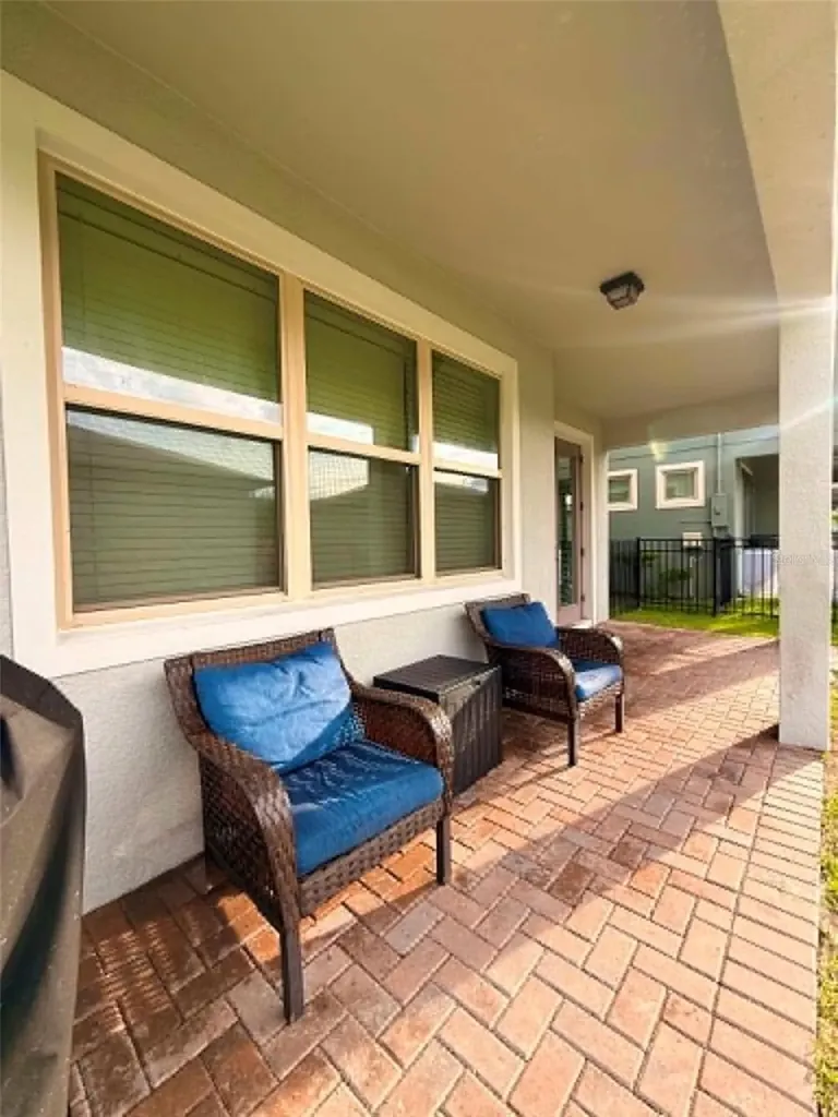 5703 Village Center Drive Lithia FL 33547