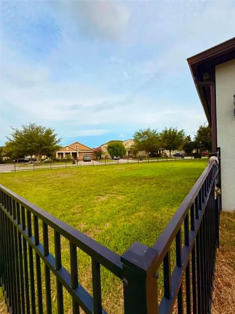 5703 Village Center Drive Lithia FL 33547