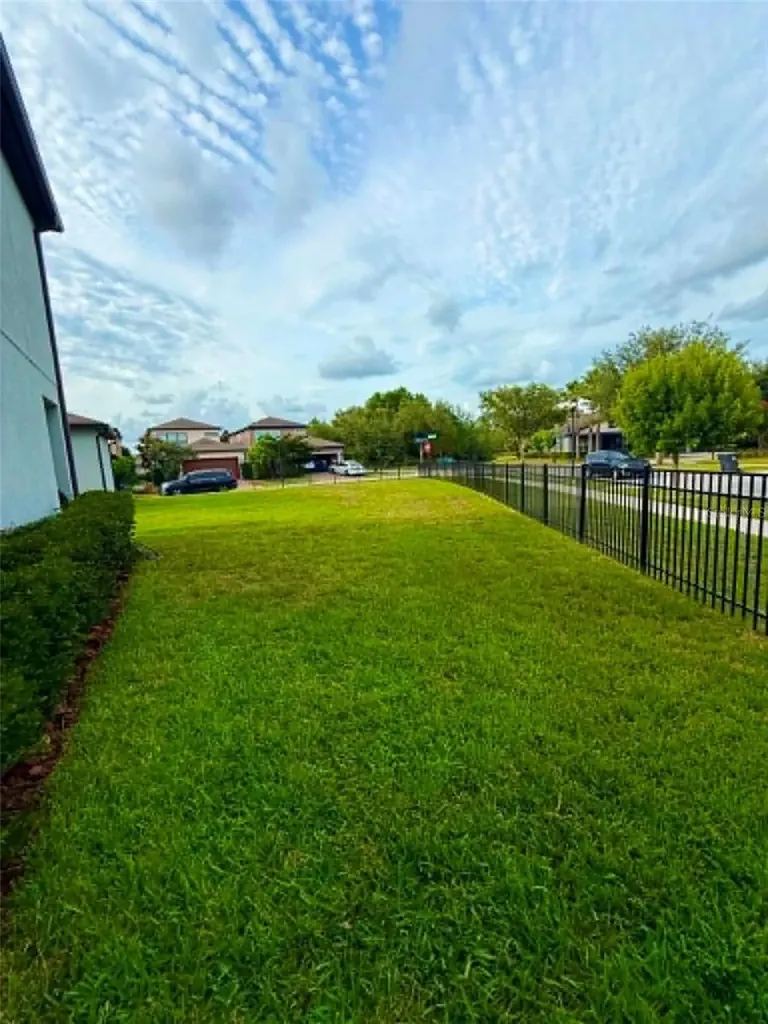 5703 Village Center Drive Lithia FL 33547