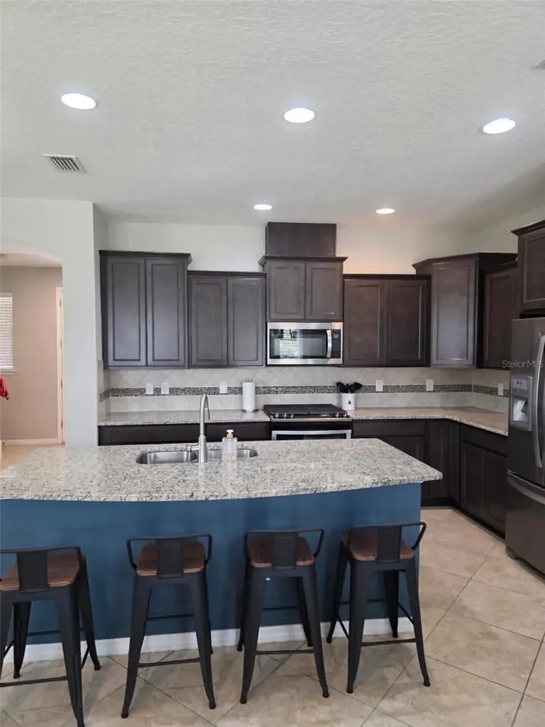 5703 Village Center Drive Lithia FL 33547