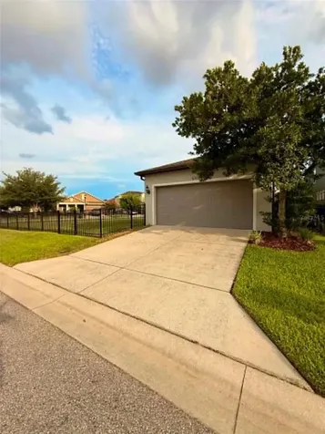 5703 Village Center Drive Lithia FL 33547