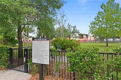 5703 Village Center Drive Lithia FL 33547