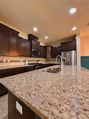 5703 Village Center Drive Lithia FL 33547