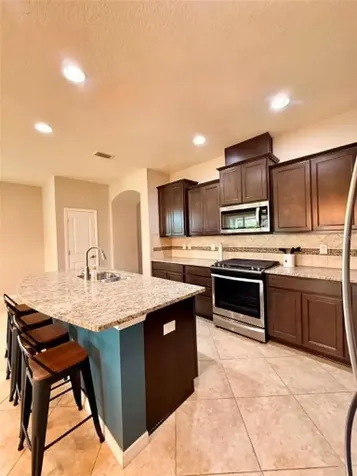 5703 Village Center Drive Lithia FL 33547
