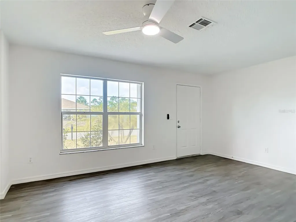 11256 Chalet Avenue Englewood FL 34224
