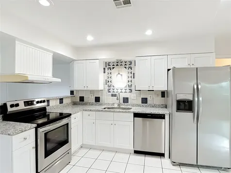 11256 Chalet Avenue Englewood FL 34224