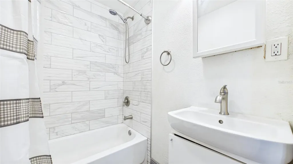 5457 72nd Avenue N Pinellas Park FL 33781