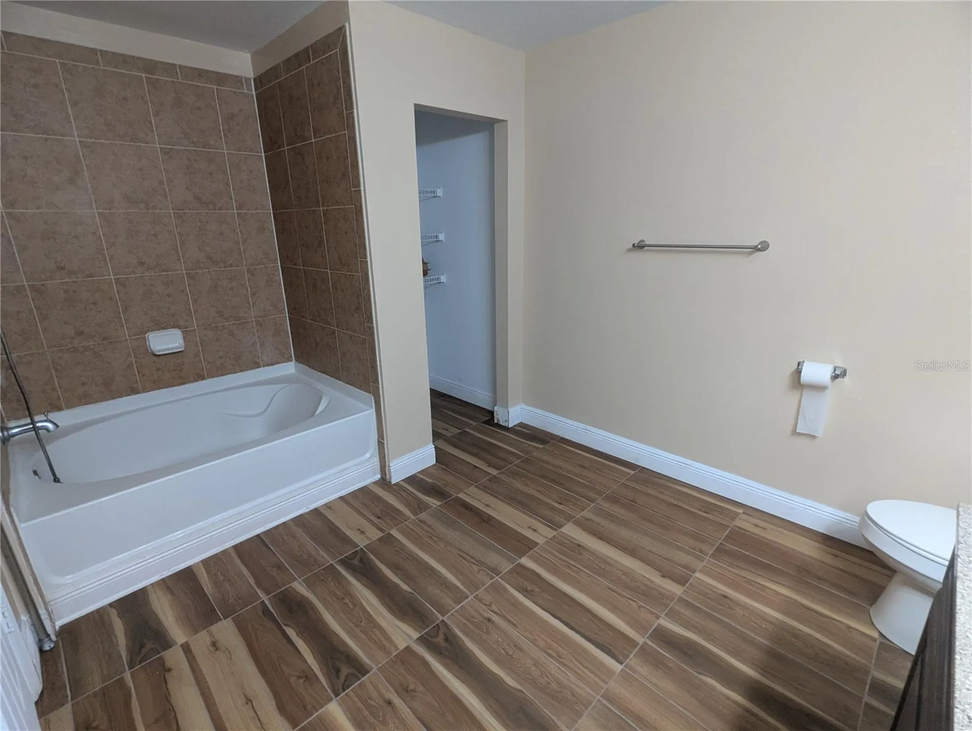 1628 Strthmore Circle Mount Dora FL 32757