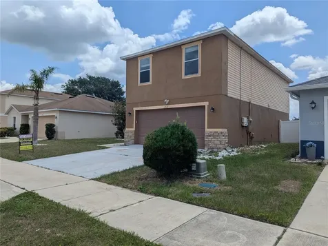 1628 Strthmore Circle Mount Dora FL 32757